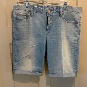 GAP Light Blue Denim Skinny Bermuda Shorts Size 32 Women’s